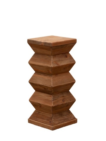 Piedestal sculptat manual din lemn vechi de pin, "Angularis"