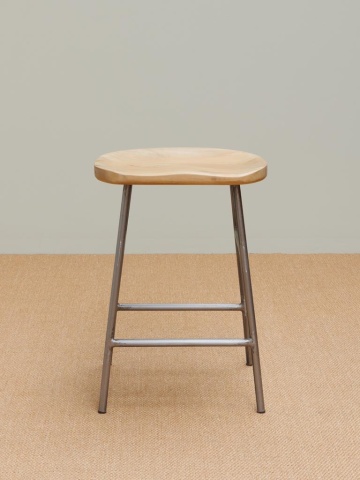 Scaun de bar din lemn de mango și metal, natur, pentru insulă, în stil industrial, cu șezut curbat și suport pentru picioare, 60 x 42 x 37 cm, „Hinto” - Img 3