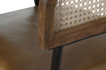 Scaun dining cu brațe din ratan și piele, maro, spătar curbat împletit și picioare negre din metal, 78 x 52 x 56 cm, „Cannage” - Img 3