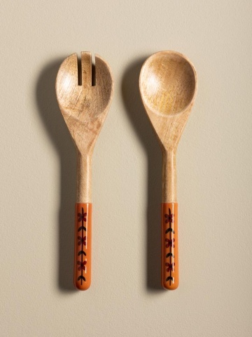 Tacâmuri pentru salată din lemn de mango, set 2 bucăți, cu mâner portocaliu pictat cu flori, 28 x 7 cm, „Hélios” - Img 3