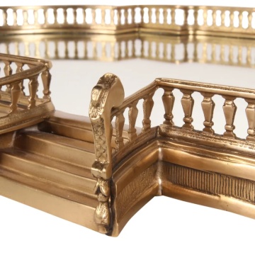 Tavă din alamă, auriu, cu fund din oglindă, balustradă cu baluștri și trepte sculptate, 8 x 85 x 51 cm, „Bérénice” - Img 2