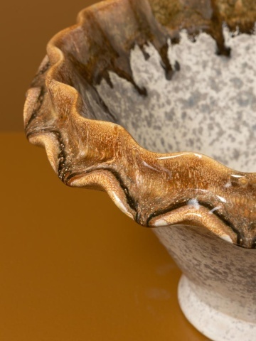 Bol pentru fructe din ceramică natur cu margini sculptate ondulat, maro, 18,5 × 33,5 cm, „Corola" - Img 5