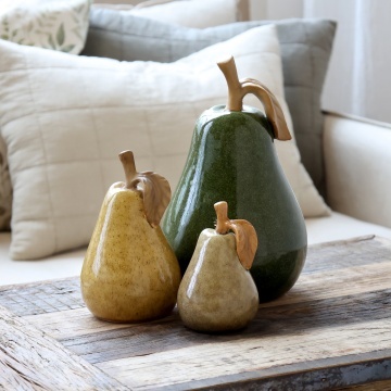 Decorațiune din ceramică în formă de pară verde închis, H28 cm, Ø17,5 cm - Img 2