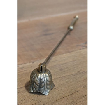 Decorațiune stingător de lumânări, auriu antichizat, din aluminiu, cu decor, 4x32 cm, „Éteignoir" - Img 2