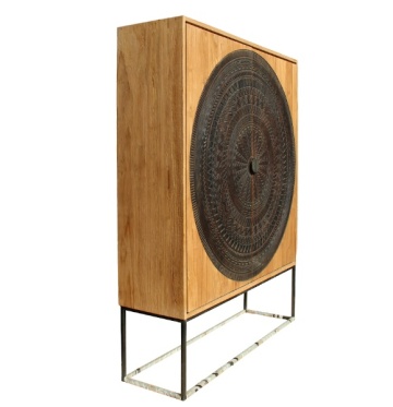 Dulap înalt sculptat din lemn de tec reciclat, maro și negru, cu 2 uși, decor mandala și cadru metalic pe picioare, 180 x 140 x 40 cm, „Bonnieux” - Img 2