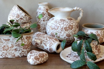 Ghiveci decorativ tronconic alb din ceramică pictată manual, cu motiv floral natur, 14,5x9 cm, „Grenoble" - Img 5