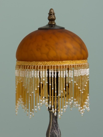 Lampa de masa din zinc , cu abajur din sticla , "Belle Epoque" - Img 2
