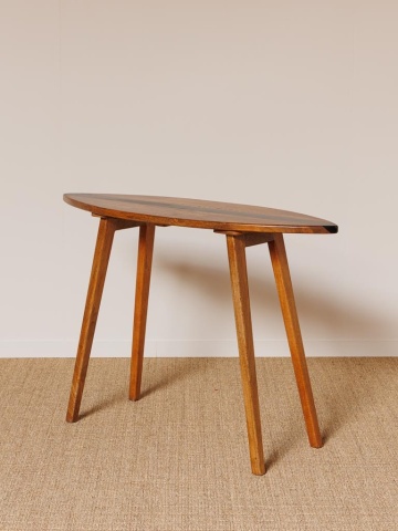 Masă consolă în stil eclectic din lemn de mango, maro, cu blat în formă de placă de surf, dungă neagră și picioare înclinate, 80 x 110 x 40 cm, „Surf” - Img 3