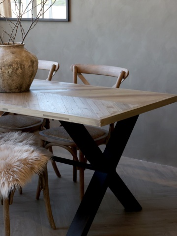 Masă dining cu blat herringbone din lemn masiv, natur, 10 locuri, cu bază în X din fier, finisaj cu baiț deschis, 77 x 200 x 90 cm, „Marseille” - Img 2