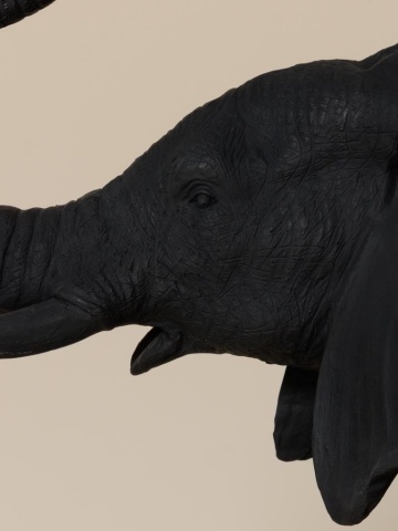 Măsuță laterală sculptată în formă de elefant, negru, cu tavă rotundă aurie, 45,5 x 55,5 x 28,5 cm, „Elephant” - Img 5