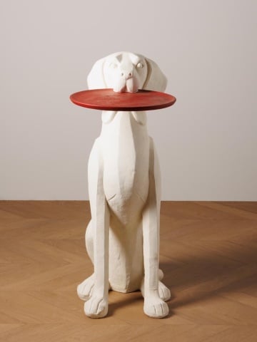 Măsuță laterală sculptată înaltă în formă de câine, alb, cu blat rotund roșu ținut în bot, 77 x 60 x 30 cm, „White Dog” - Img 4