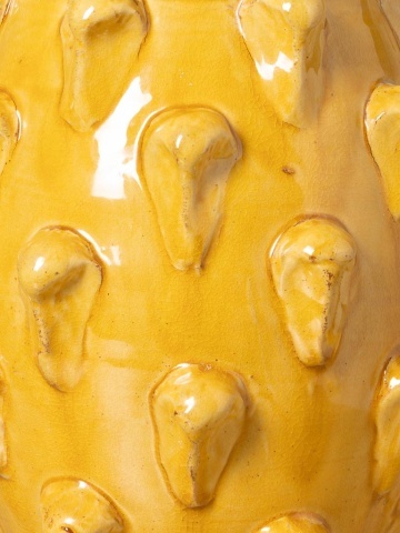 Vază din ceramică galbenă cu farfurie, set 2 piese, cu detalii sculptate în relief, 24 x 30 cm, „Soleil” - Img 6