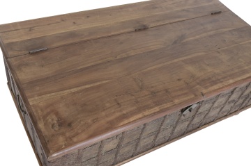 Cufăr vintage din lemn reciclat și metal, natur, cu feronerie în relief și picioare rotunde, finisaj patinat, 52 x 127 x 66 cm, „Lamanon” - Img 4