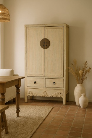 Dulap înalt vintage din lemn de pin, alb, cu 2 uși, 2 sertare, bară pentru haine și medalion din metal, finisaj antichizat, 180 x 88 x 52 cm, „Squr” - Img 2