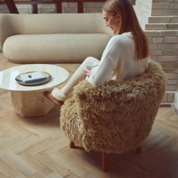 Fotoliu premium din 100% blană naturală de oaie din Noua Zeelandă, cu fir lung, picioare din lemn masiv de stejar, "Emily" - Img 4