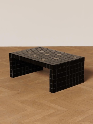 Măsuță de cafea dreptunghiulară din ceramică, negru și auriu, cu mozaic din plăcuțe aurii și laterale pline, 32 x 80 x 53 cm, „Alpha” - Img 2