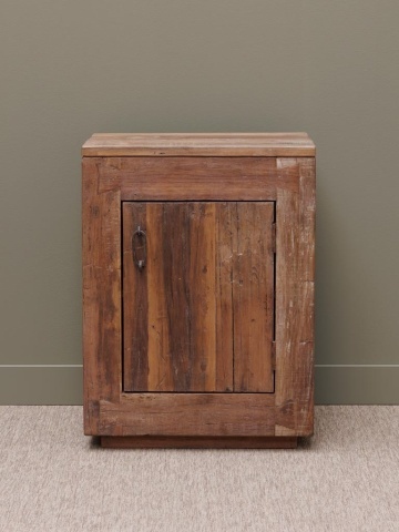 Noptieră rustică din lemn reciclat, maro, cu ușă, raft interior și mâner verigă din metal, pe soclu, 71 x 53 x 41 cm, „Rochehaut” - Img 2