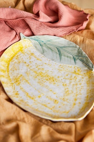 Platou de servire din ceramică în formă de lămâie, galben cu nuanțe reactive, 32×22,5×3 cm, "Hadden" - Img 2