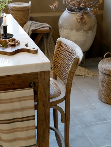 Scaun de bar cannage pentru insulă din lemn de hevea și ratan, natur, cu suport inelar pentru picioare, 92 x 40 x 45 cm, „Old French” - Img 3