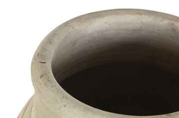 Vas decorativ amforă din teracotă artizanală, finisaj craft alb-crem, cu 2 anse, 55×55×96 cm, „Jerba" - Img 3
