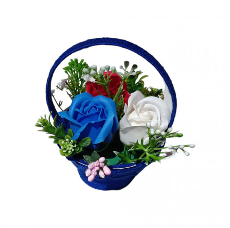 Aranjament floral superb lucrat manual cu 3 trandafiri de sapun X72