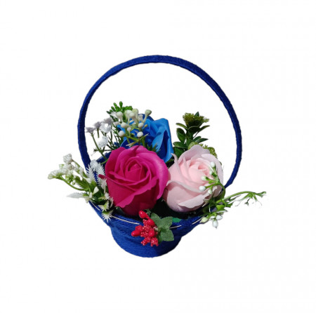 Aranjament floral superb lucrat manual cu 3 trandafiri de sapun X73