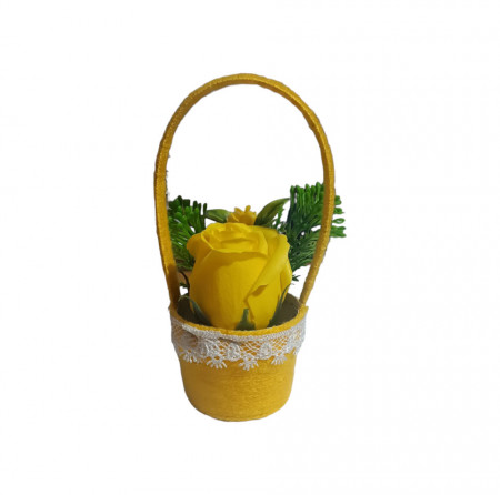 Aranjament floral superb lucrat manual cu un trandafir de sapun X49