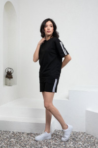 compleu calitativ de dama cu tricou si pantaloni scurti cod p368 - Img 1