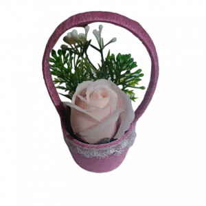 Aranjament floral superb lucrat manual cu un trandafir de sapun X63