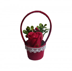 Aranjament floral superb lucrat manual cu un trandafir de sapun X45