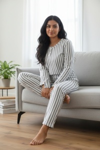 Pijama cu maneca lunga si pantaloni lungi din catifea pentru dama COD PJ-112
