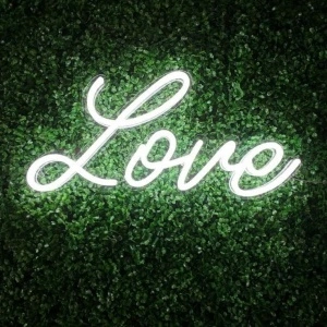Semn Luminos LED Neon „Love” – 60 cm (Plexiglas Transparent)