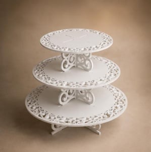Suport Prăjituri Etajat Elegance din Lemn – 3 Niveluri | Alb / Natur