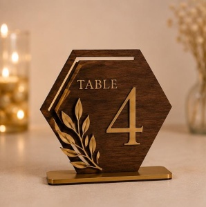 Număr de masă Hexagon – Negru + Natur (15cm / 20cm)