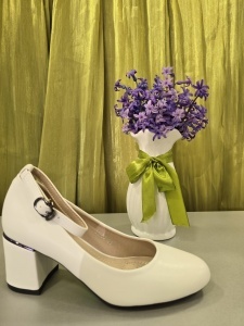 Pantofi Daria alb