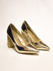 Pantofi imitatie piele lacuita varf ascutit