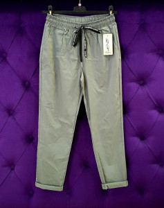Pantaloni confortabili trend fashion modern