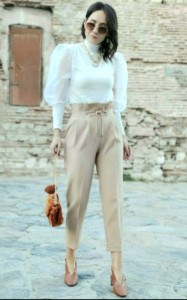 Pantaloni bej buzunare snur