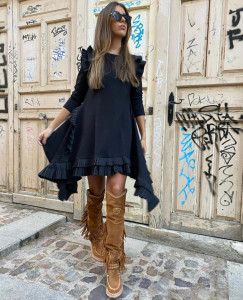 Rochie trendy neagra maneci lungi