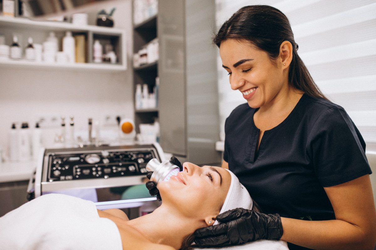 Acestea sunt semnele că ai nevoie de un pat cosmetică nou