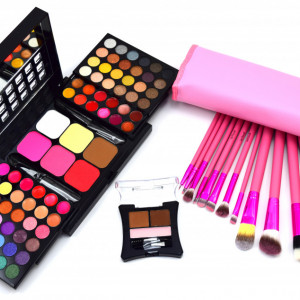 Set trusa machiaj Ardette, SRM78S, cu farduri, 12 pensule, fard sprancene
