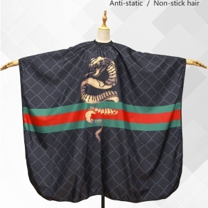 Pelerina tuns neagra cu imprimeu cobra, cu elastic la gat, pentru frizerie si coafor - Img 7