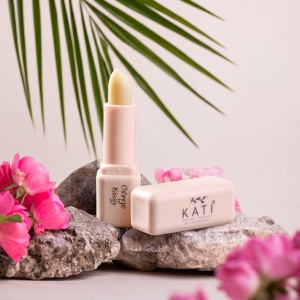 Orange Kissy No. 39.2 – Balsam regenerant pentru buze cu complex activ, 8gr, Kati Naturals