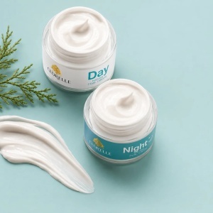 Set Crema de Zi SPF 25 + Crema de Noapte – Acid Hialuronic, Vitamina B5 și Ulei de Cedru, 50 gr + 50 gr, Cedrelle - Img 3