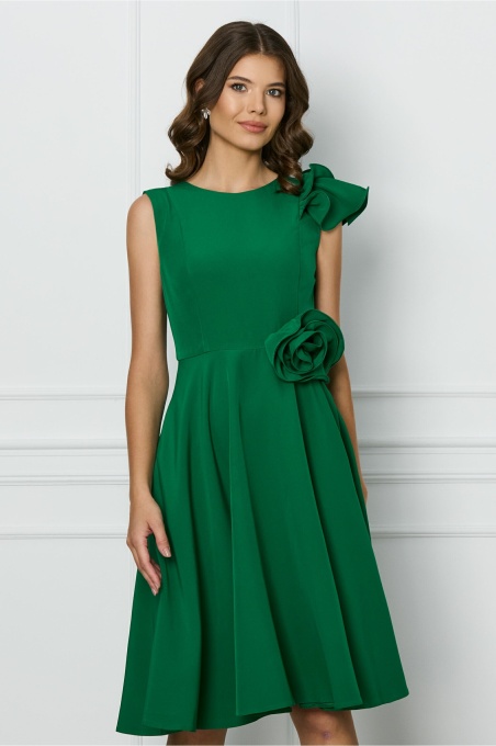 Rochie MBG verde cu floare in talie si volanas pe un umar