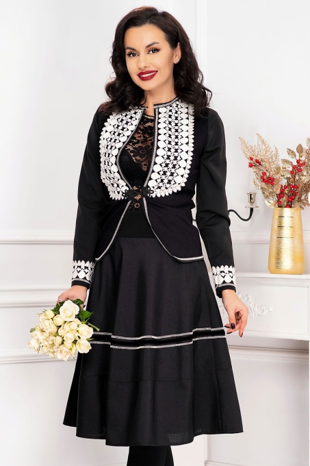 Jacheta neagra traditionala cu broderie ecru aplicata