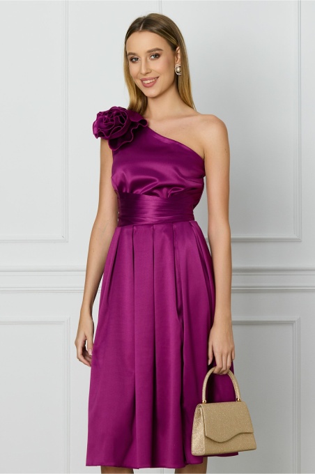Rochie DY Fashion magenta cu floare maxi pe un umar