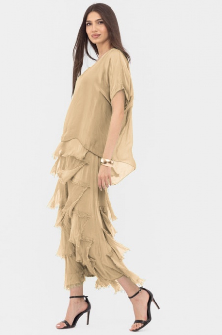 Rochie camel deschis din matase naturala cu volane franjurate suprapuse