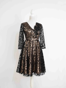 Rochie de ocazie clos bej-auriu cu broderie 3d Caroline - Img 3