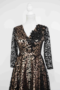 Rochie de ocazie clos bej-auriu cu broderie 3d Caroline - Img 4